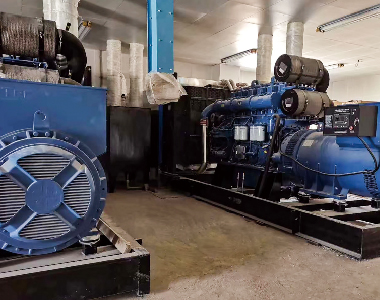 2 x 1000KW LV Alternatoren gekoppelt mit Yuchai Motoren – Hainan Immobilienprojekt